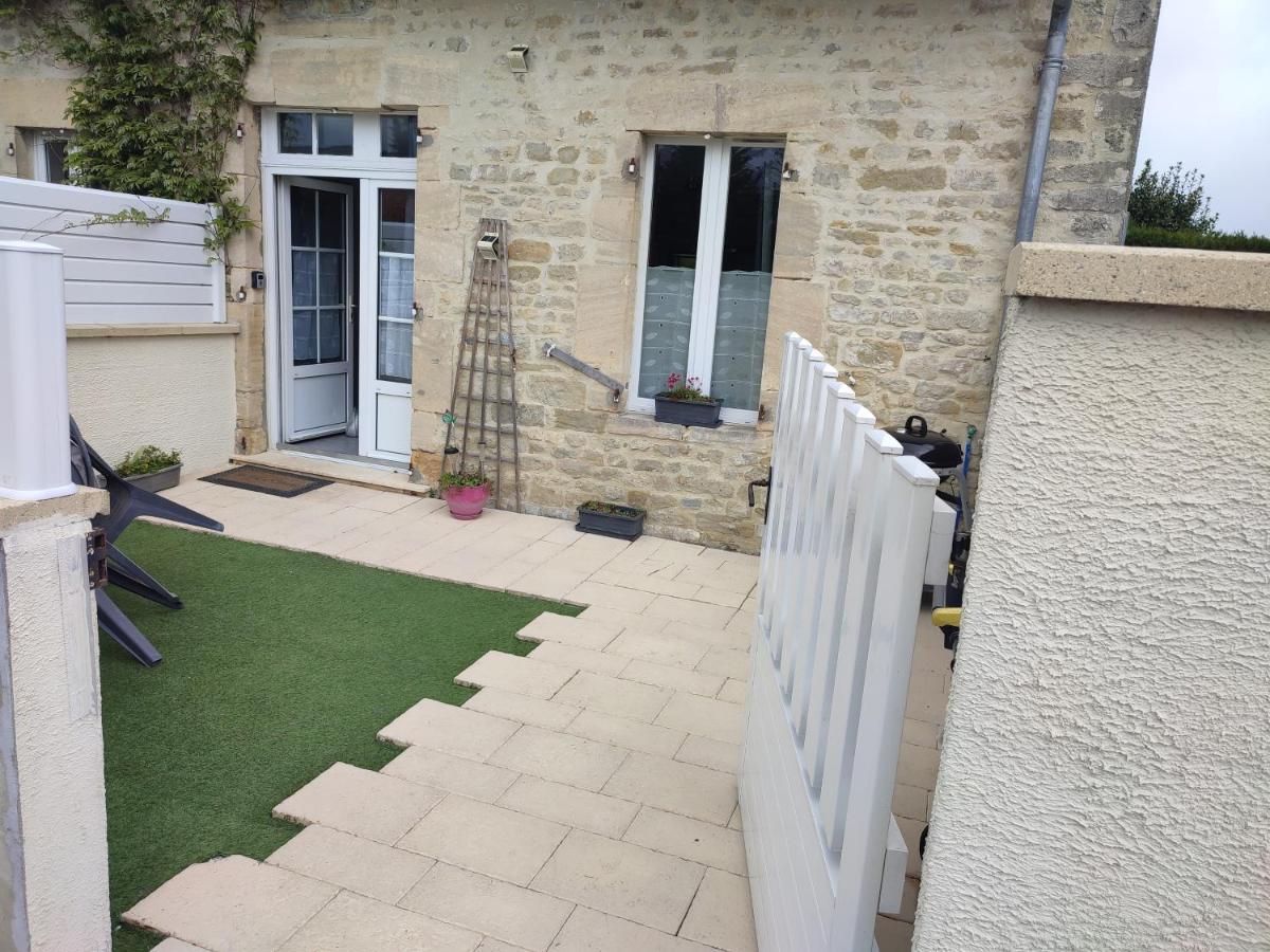 Claude Et Astrid Villa Tour-en-Bessin Exteriör bild